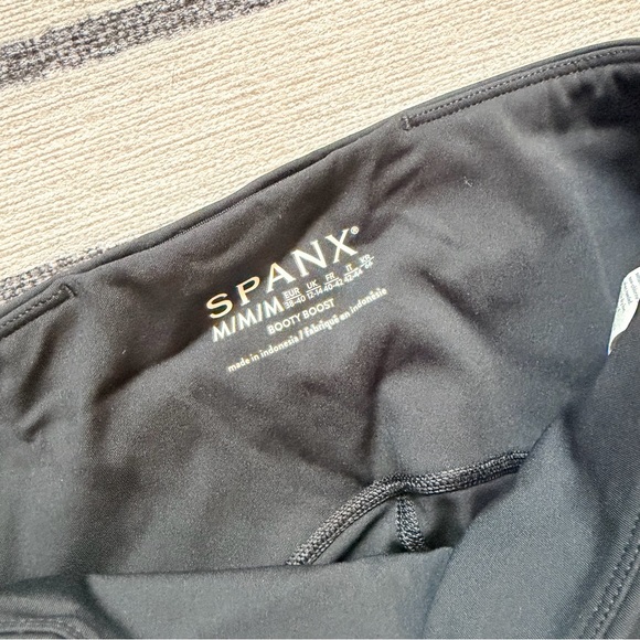SPANX SPANXshape Booty Boost 7/8 Leggings Black Size Medium - Picture 9 of 11